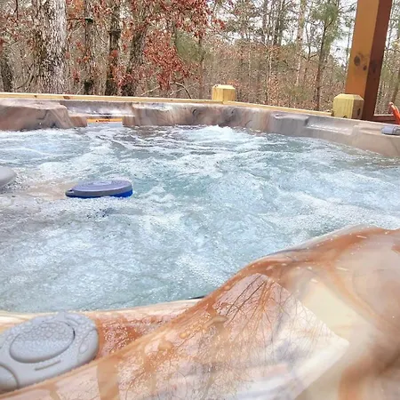 Hot-Tub 6 Seater, Fire-Pit, Master King Bed, Wineries, Pickleball, Resort Amenities Ellijay Exterior photo