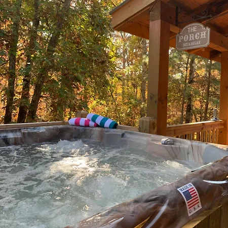 Hot-Tub 6 Seater, Fire-Pit, Master King Bed, Wineries, Pickleball, Resort Amenities Ellijay Exterior photo