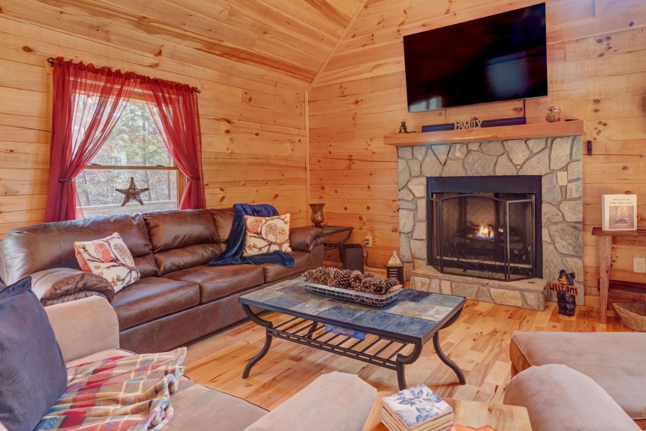 Hot-tub 6 Seater, Fire-pit, Master King Bed, Wineries, Pickleball, Amenities Holiday home Ellijay