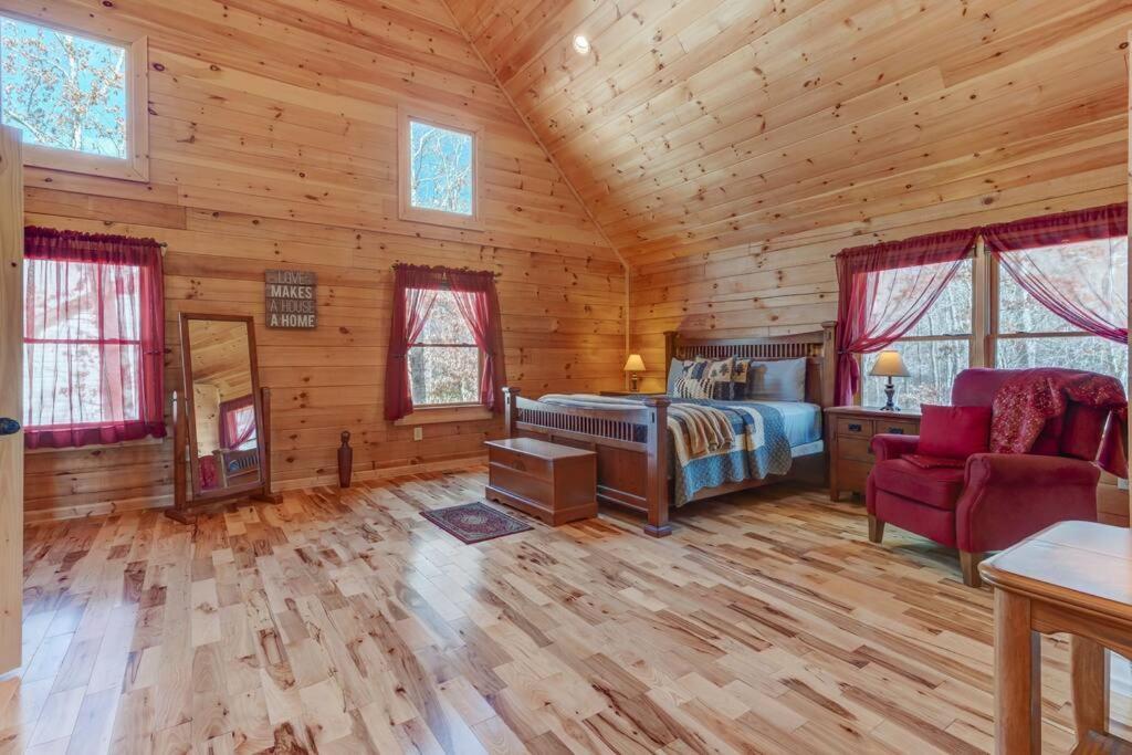 Hot-tub 6 Seater, Fire-pit, Master King Bed, Wineries, Pickleball, Amenities