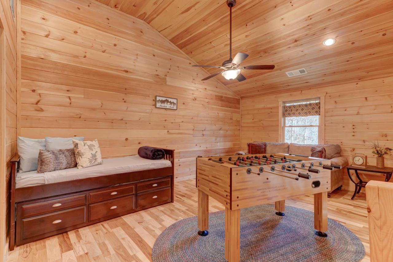 Hot-tub 6 Seater, Fire-pit, Master King Bed, Wineries, Pickleball, Amenities Ellijay