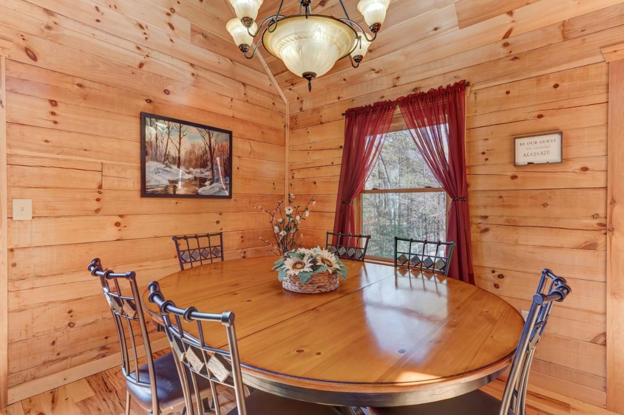 Hot-tub 6 Seater, Fire-pit, Master King Bed, Wineries, Pickleball, Amenities Ellijay