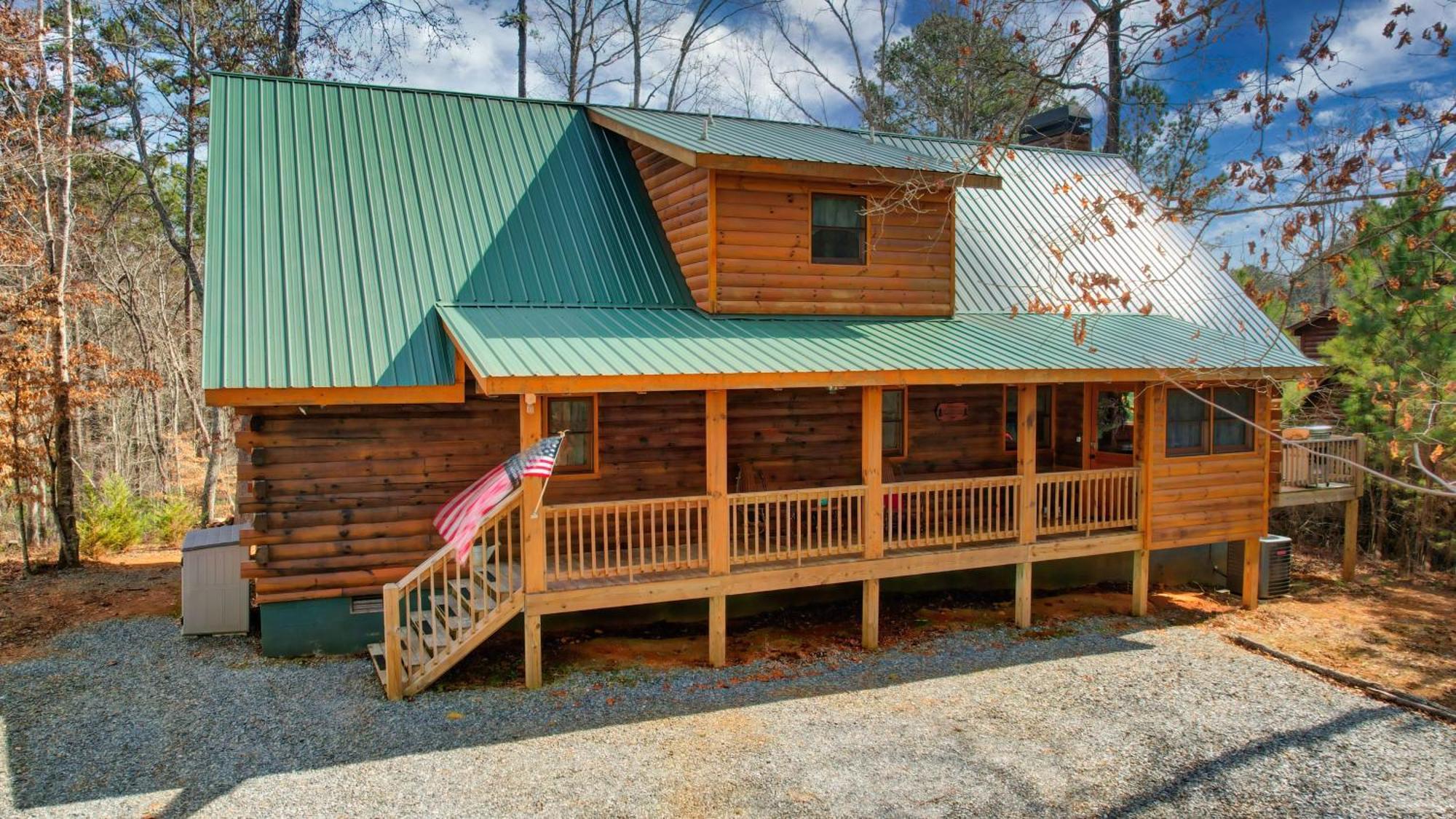 Hot-tub 6 Seater, Fire-pit, Master King Bed, Wineries, Pickleball, Amenities Ellijay