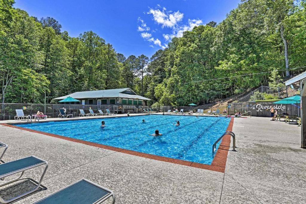 Indoor Outdoor Pools Hot Tub 6 Seater Fire Pit Wineries Pickleball * Ellijay